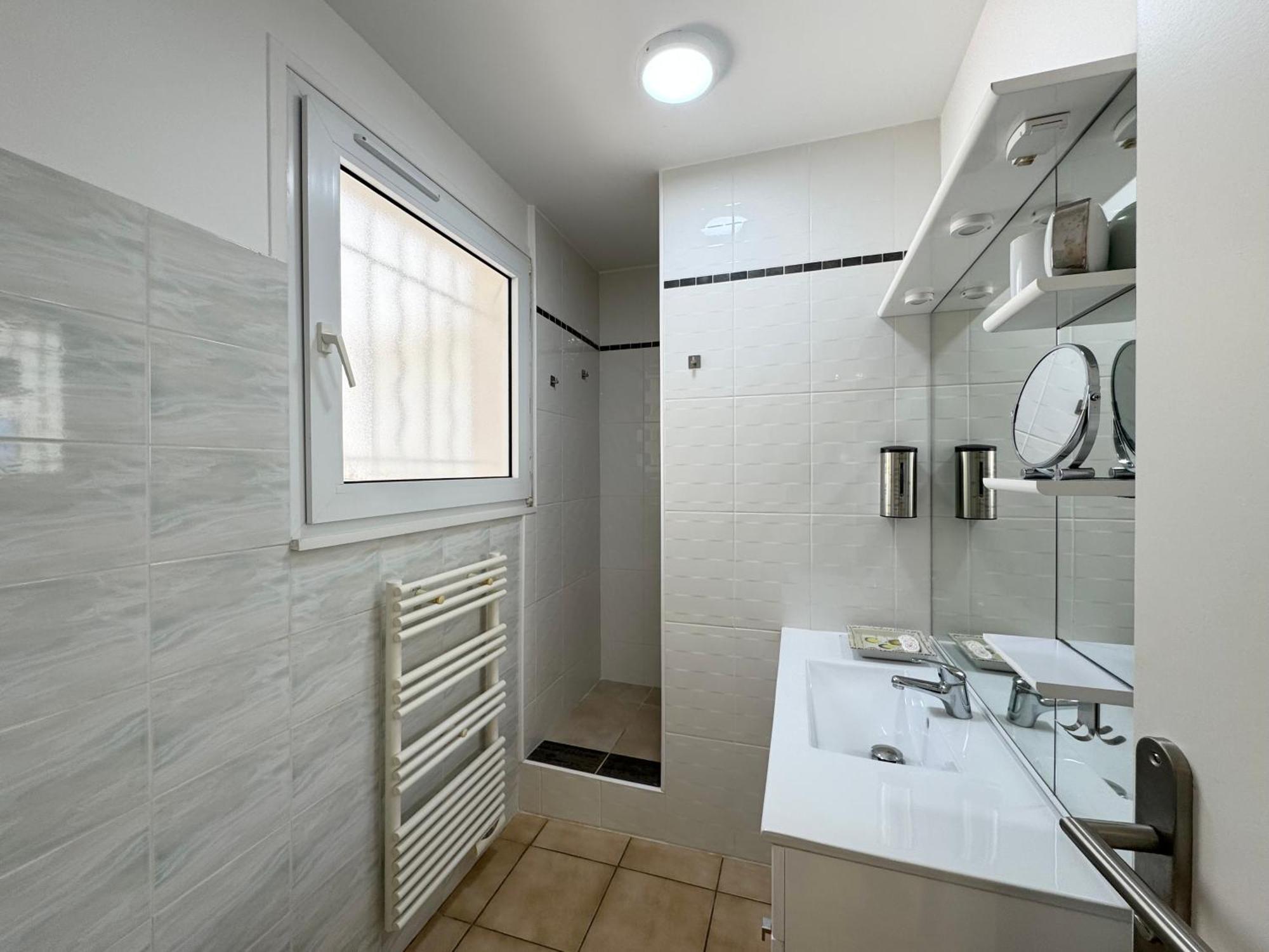 Appartement 1Ch Avec Terrasse Et Jardinet A 400M De La Plage Кавалере-сюр-Мер Екстериор снимка